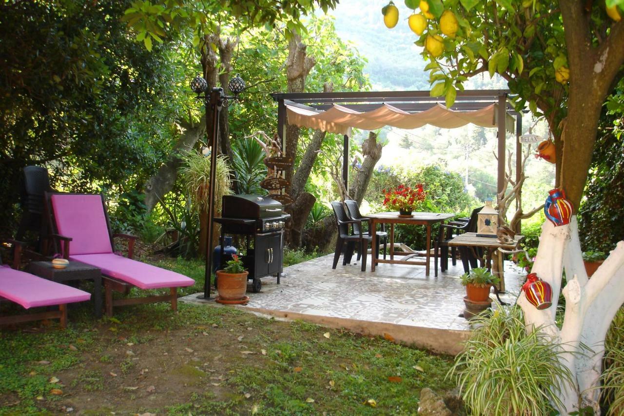Villa Leena Paramonas  Zewnętrze zdjęcie